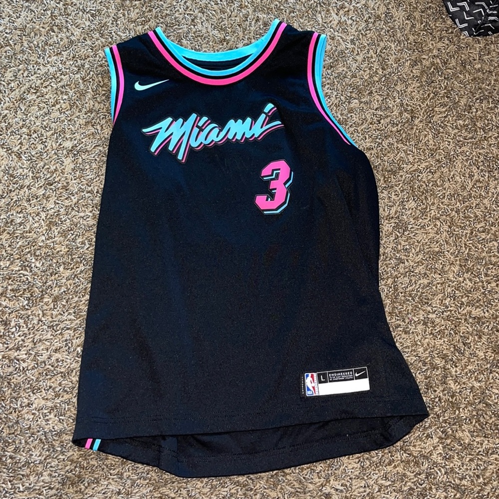 Youth large Nike Dwyane Wade Miami Heat jersey